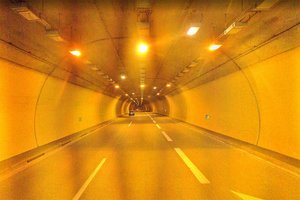 2.300 LED-Leuchten: Ab heute Nacht Tunnelsperren auf Klagenfurter Nordumfahrung. Foto: Google Street View