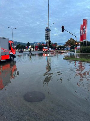 Die Völkermarkter Straße stand heute Früh unter Wasser