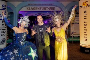 Bülent Ceylan wird glamourös empfangen. Foto: ipImedia/Tanzer