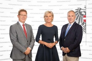 Volksanwalt Mag. Bernhard Achitz, Volksanwältin Gaby Schwarz, Volksanwalt Dr. Walter Rosenkranz (v.l.n.r.). Foto: Volksanwaltschaft / Photo Simonis