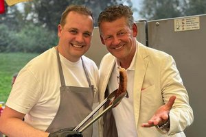 Vizebürgermeister Patrick Jonke und Bürgermeister Christian Scheider laden zum FSP Familienfest mit Flohmarkt und Meilenstein im Welzenegger Park ein. Foto: Mein Klagenfurt