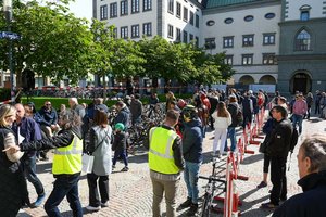 Bei der jährlichen Fahrradversteigerung am Domplatz gibt es viele Schnäppchen zu ergattern. Foto: SK/Hude