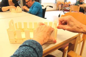 Die Kunst des Korbflechtens: Altes Handwerk neu belebt. Foto: Caritas 