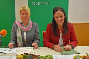 Astrid Brunner gemeinsam mit Bundesbäuerin Irene Neumann-Hartberger: Mehr Frauen in Entscheidungsgremien! Foto: LK Kärnten