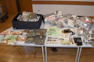 Suchtgifthandel, Hausdurchsuchung und Festnahme in KLagenfurt. Foto: Landespolizeidirektion Kärnten