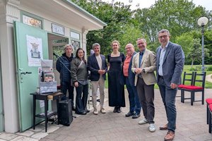 Erster Besuch bei der „Stadtkünstlerin“ im Jugendstiltheater. Foto: Büro Stadtrat Petritz