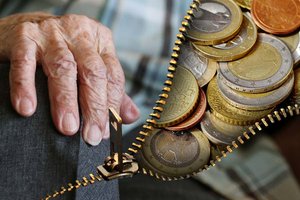Nach massiver Kritik von LH Kaiser setzt Bundesregierung „Pensionsraub“ aus