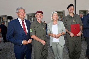 LH Peter Kaiser, Brigadier Walter Gitschthaler, Bundesministerin Klaudia Tanner und Brigadier Philipp Eder. Foto: LPD Kärnten/Bauer