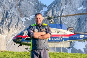 Chefinspektor Ottmar Karner, Leiter der Flugeinsatzstelle Klagenfurt, wechselt in den Ruhestand. Foto: Polizei