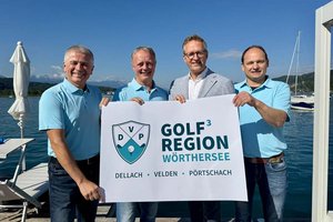 Markus Galli (Golfanlage Moosburg-Pörtschach), Gerd Bacher (KGC Dellach), Peter Pechel (Region Wörthersee Rosental) & Otmar Jäger (GC Velden ) (v.l.n.r). Foto: Wörthersee Rosental Tourismus