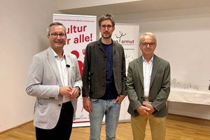 Kulturreferent Stadtrat Mag. Franz Petritz mit Volkshilfe Kärnten-Präsident Ewald Wiedenbauer und dem Koordinator der Aktion „Hunger auf Kunst und Kultur“ in Kärnten, Alexander Brenner-Skazedonig. Foto: StadtKommunikation