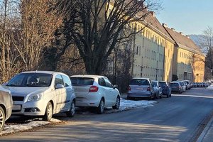 Pendler und Bahnkunden verparken Anwohner-Parkplätze in St. Ruprecht. Foto: Mein Klagenfurt