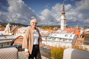 Darlehensgeberin Martha Mann: „Nachhaltige Zukunftsprojekte über ein Sozialdarlehen zu finanzieren, ist eine super Idee.“ Foto: Caritas/Johannes Leitner