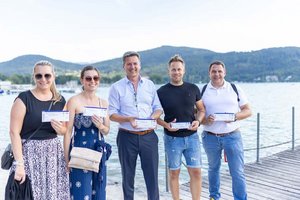 Generalprobe Starnacht - Landeshauptmann Daniel Fellner mit den freiwilligen Einsatzkräften in der Wörthersee Ostbucht, Metznitzstrand. Foto: LPD Kärnten/Wolfgang Handler