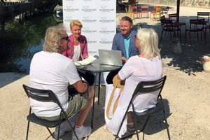 Stadträtin startet Sprechtage im Park. Foto: Büro Wassermann