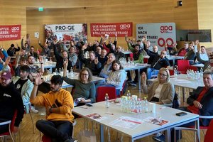 100 Betriebsrätinnen und Betriebsräte beschließen einstimmig die weiteren Maßnahmen. Foto: ÖGB Kärnten