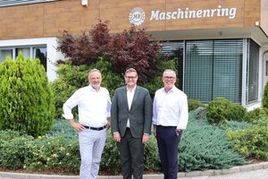 Wirtschaftsreferent Stadtrat Julian Geier zu Besuch bei den Landesgeschäftsführern Ing. Johannes Graf, MBA und Mario Duschek in der Zentrale der Maschinenring-Service Kärnten eGen. Foto: StadtKommunikation / Buchner
