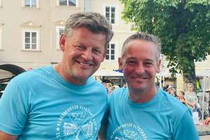 Sportausschuss-Obmann der Liste Christian Scheider Gemeinderat Dieter Schmied und Bürgermeiser Christian Scheider beim Klagenfurter Altstadtlauf. Foto: zVg