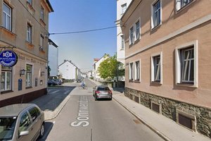 Verkehrsspiegel für den Kreuzungsbereich Feldhofgasse / Sonnwendgasse. Foto: Google Street View