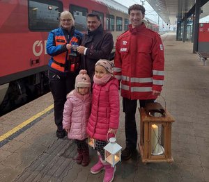 Friedenslicht aus Bethlehem in Klagenfurt angekommen. Foto: ÖBB/rzp 