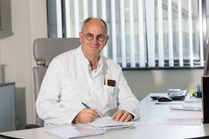 Dr. Rudolf Likar beklagt mangelhafte Medikamentenversorgung mit Schmerzmitteln. Foto: KABEG