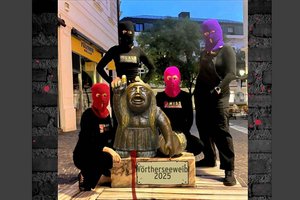 Feministische Herbstoffensive: Das Wörtherseemandl wird zum Wörtherseeweibl. Foto: zVg