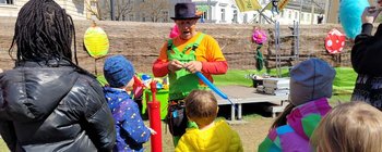 Spaß für Groß und Klein beim Großeltern-Enkerl-Tag am Klagenfurter Ostermarkt