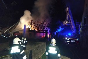 Wirtschaftsgebäude im Rosental brannte: Alle Tiere gerettet. Foto: FF Kirschentheuer