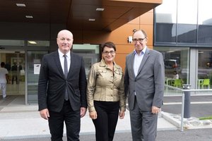 Gesundheitslandesrätin Beate Prettner und Gesundheitsminister Johannes Rauch besichtigten am Freitag die Abteilung für Psychiatrie und Psychotherapie (APP) am Gelände des Klinikum Klagenfurt. Foto: LPD Kärnten/Just