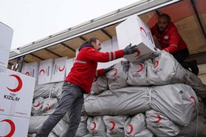 Erdbebenhilfe: Warum das Rote Kreuz keine Sachspenden annehmen kann. Foto: Türkischer Roter Halbmond