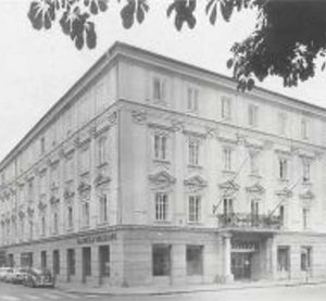 Die Fassade des Hauses Neuer Platz 14 nach der Aufstockung 1967. Foto: Kärntner Sparkasse