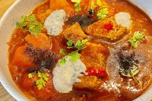 Das Lokal kocht eine Woche lang das ukrainische Nationalgericht „Borschtsch“ und spendet den Erlös der Ukraine-Hilfe