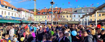 Eine fette Faschingsparty mit super Stimmung wurde am Benediktinermarkt gefeiert.