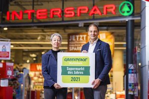 INTERSPAR „Supermarkt des Jahres“ für das umweltfreundliche Sortiment. Foto: INTERSPAR/Johannes Brunnbauer 