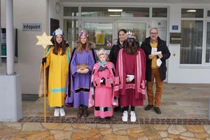 Sternsinger zu Besuch im Ebenthaler Gemeindeamt. Foto: KK/ S. Maier