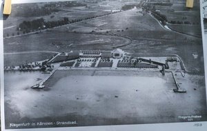 Eine Fliegeraufnahme vom Strandbad Klagenfurt aus dem Jahr 1928. 