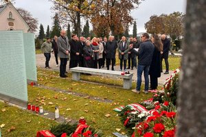 Allerheiligen: Kranzniederlegung auf den Friedhöfen St. Ruprecht, Stein-Viktring und St. Martin. Foto: SPÖ Kärnten