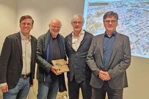  Vizebürgermeister Ronald Rabitsch mit Architekt Peter Lorenz und Georg Wald sowie Robert Piechl und von der Stadtplanung bei der letzten Sitzung des Klagenfurter Gestaltungsbeirates. Foto: Stadtkommunikation