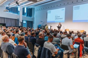 Bürgermeister Christian Scheider begrüßte die Teilnehmerinnen und Teilnehmer der ÖVGW-Werkleitertagung 2026 in Klagenfurt. Foto: StadtKommunikation/Zangerle