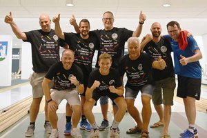 Von links: Andrej Lahovec, Dominik Konec, Daniel Waldhauser, Rafael Waldhauser (vorne), Werner Rössler, Adolf Pichler, Roman Leitner und Martin Oberrauner. Foto: Werner Maurer