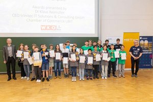 Die Austrian Champions des RoboCup junior 2025 an der Universität Klagenfurt. Foto: Sigrid Heimhilcher Fotografie
