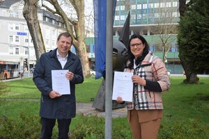 Landesrätin Sara Schaar und IUG-Leiter Erich Schwarz freuen sich auf viele neue Ideen und Konzepte. Foto: Büro LR.in Schaar