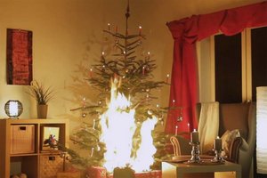 Brandrisiko in der Weihnachtszeit minimieren. Foto: Screenshot YouTube/Institut für Schadenverhütung 