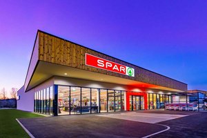Energiesparen: SPAR reduziert Beleuchtung seiner Geschäfte und Parkplätze. Foto: SPAR/Werner Krug