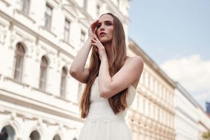Das Rosegger Topmodel Sarah Kühschweiger surft mit ihrem Management „1 st Place Models“ weiterhin auf der Erfolgswelle. Foto: Nicole Schneeberger