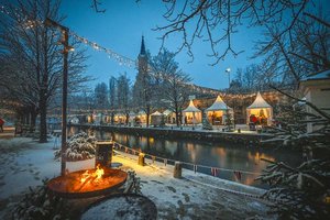 Adventzauber: Hafenknistern verwandelt den Lendhafen wieder in einen idyllischen Adventmarkt. Foto: Helge Bauer/Tourismus Region Klagenfurt