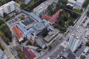 Todesursache geklärt: Häftling des Polizeianhaltezentrums an Gehirnödem verstorben. Foto: Google Maps