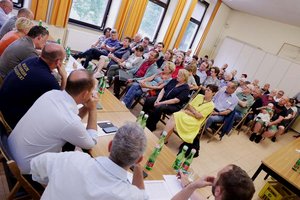 Viele Bürgerinnen und Bürger nutzten schon die Möglichkeit, sich mit Politik und Verwaltung bei den Stadtteilgesprächen auszutauschen. Foto: StadtKommunikation / Wajand