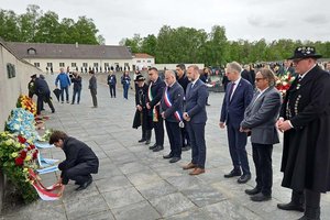 Vizebürgermeister MMag. Dr. Alexander Kastner war am Wochenende bei der Gedenkfeier zum 79. Jahrestag der Befreiung des KZ Dachau eingeladen. Foto: KK/Stadt Dachau