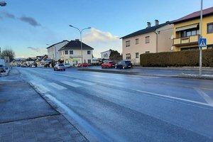 Die Verkehrsinsel wurde stark beschädigt und musste von der Berufsfeuerwehr Klagenfurt entfernt werden. Foto: Mein Klagenfurt
